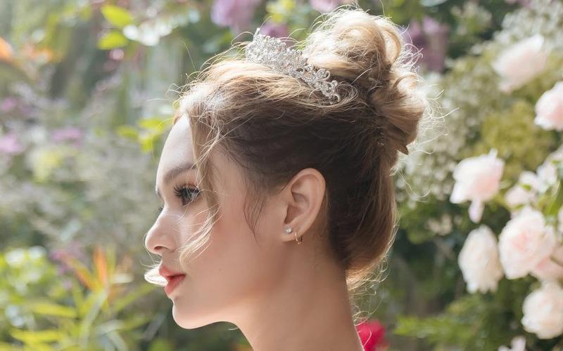 các kiểu tóc cô dâu ngày ăn hỏi