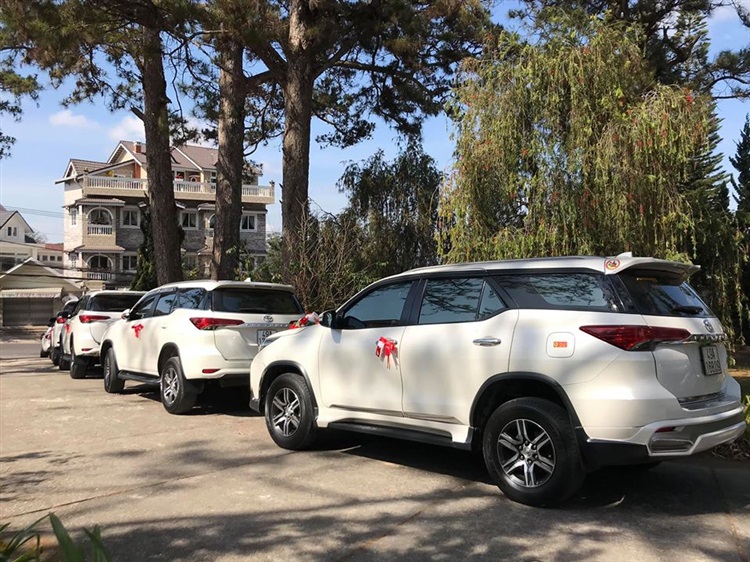 Bang gia dich vu cho thue xe 7 cho tai Ha Noi